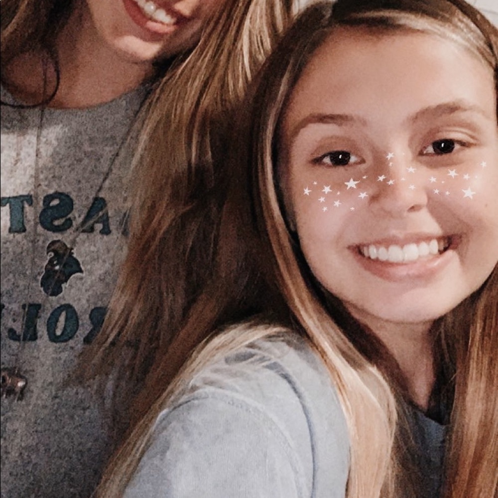 Meet your Posher, Alyssa